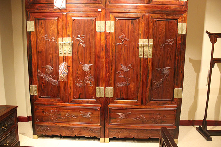 质量可靠老挝大红酸枝（交趾黄檀）顶箱柜红木家具